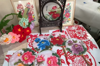 Experience peony culture in Romanian school